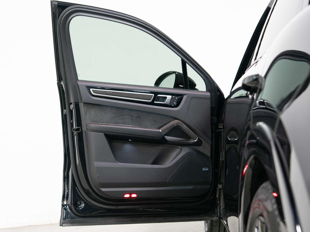 2022 Porsche Cayenne GTS | PREMIUM PKG | CARBON TRIM | 21 IN Photo