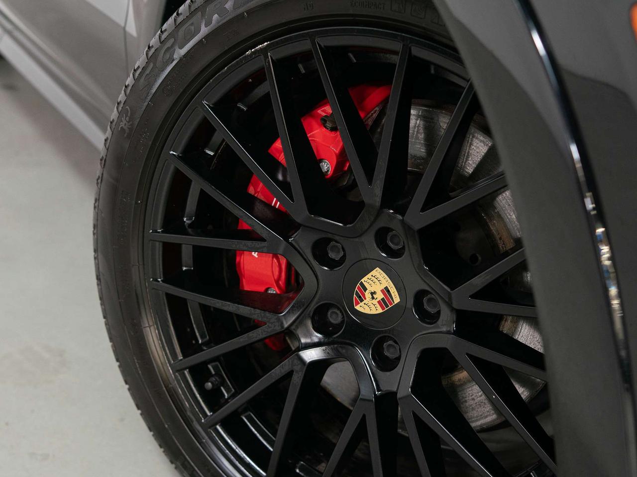 2022 Porsche Cayenne GTS | PREMIUM PKG | CARBON TRIM | 21 IN Photo