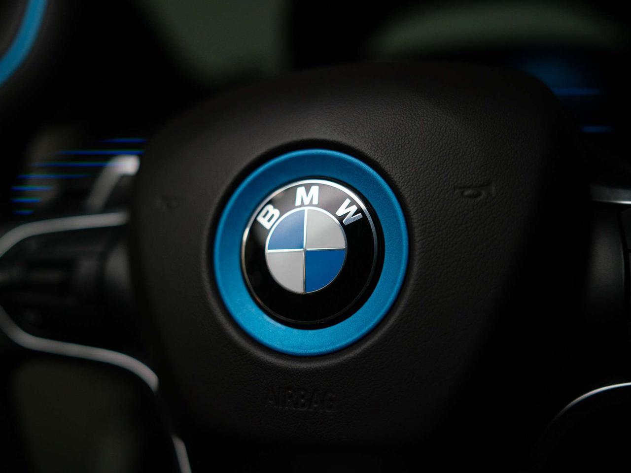 2019 BMW i8 PREMIUM PKG | CARBON TRIM | HUD | 20 IN Photo