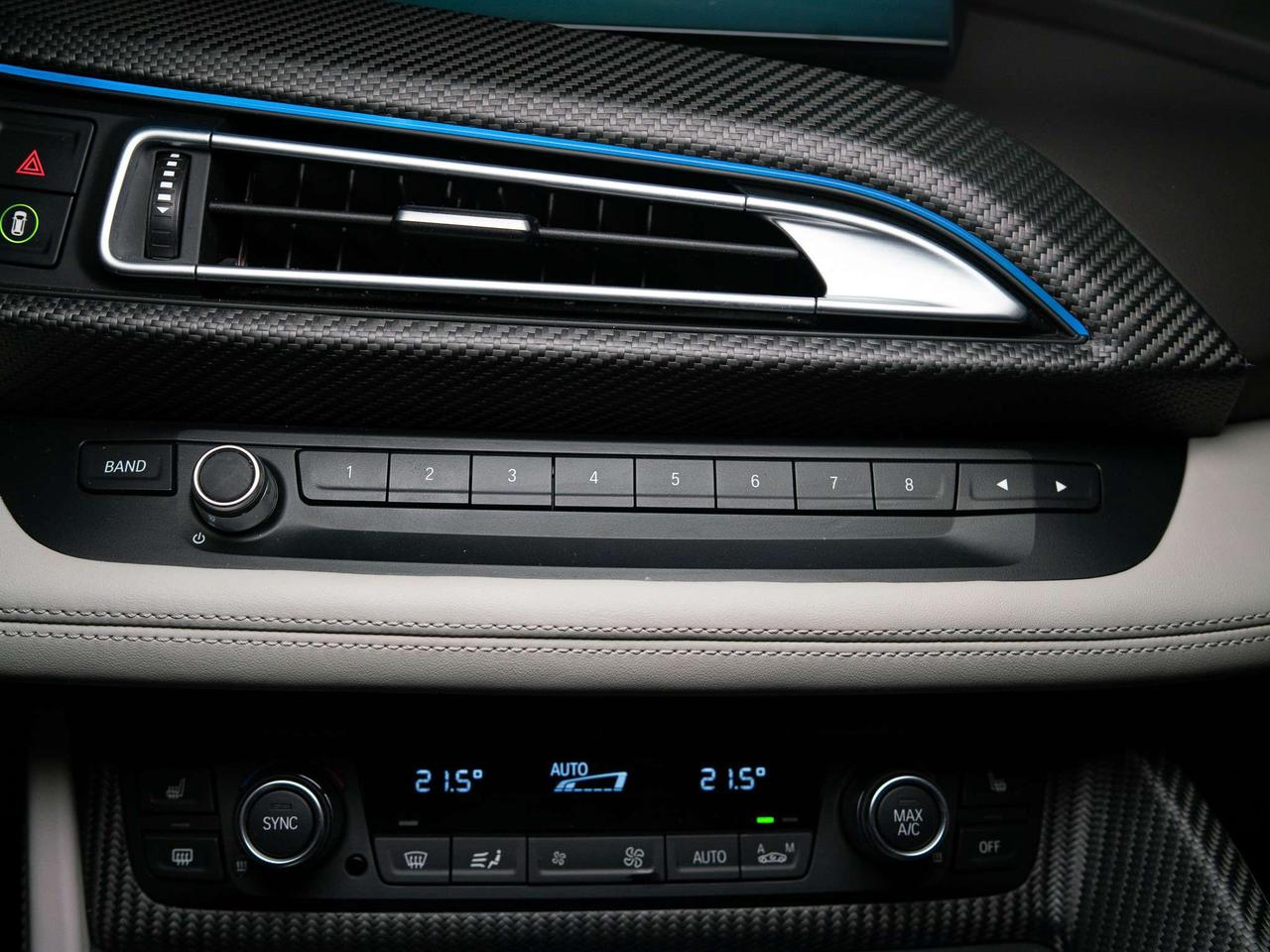 2019 BMW i8 PREMIUM PKG | CARBON TRIM | HUD | 20 IN Photo