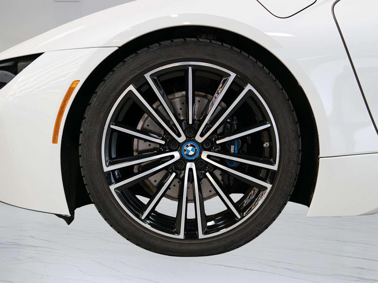 2019 BMW i8 PREMIUM PKG | CARBON TRIM | HUD | 20 IN Photo