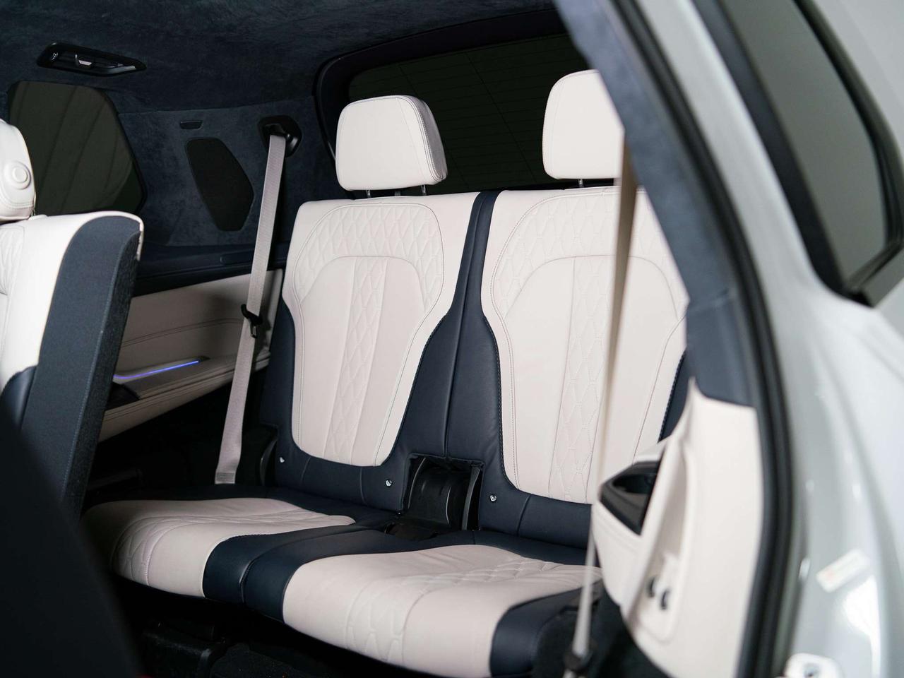 2021 BMW X7 ALPINA XB7 | 7 PASS | PREMIUM | REAR ENTMNT | 23" Photo