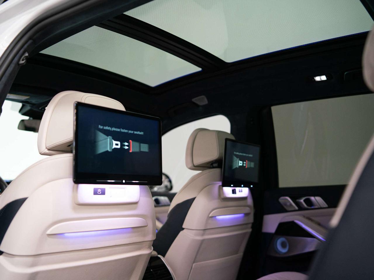 2021 BMW X7 ALPINA XB7 | 7 PASS | PREMIUM | REAR ENTMNT | 23" Photo