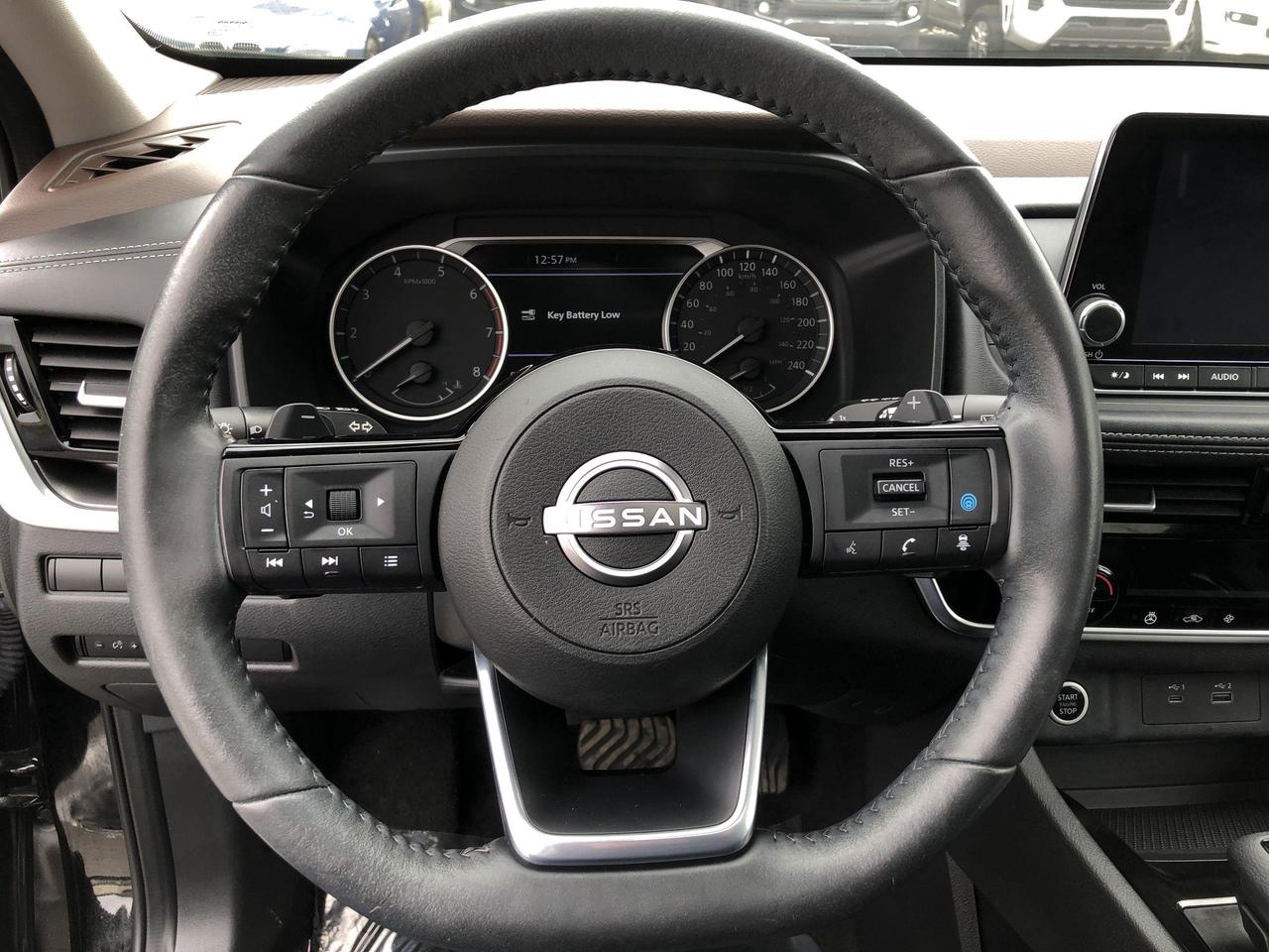 2022 Nissan Rogue SV PREMIUM PKG, PANO. ROOF, POWER GATE, LEATHERETT Photo