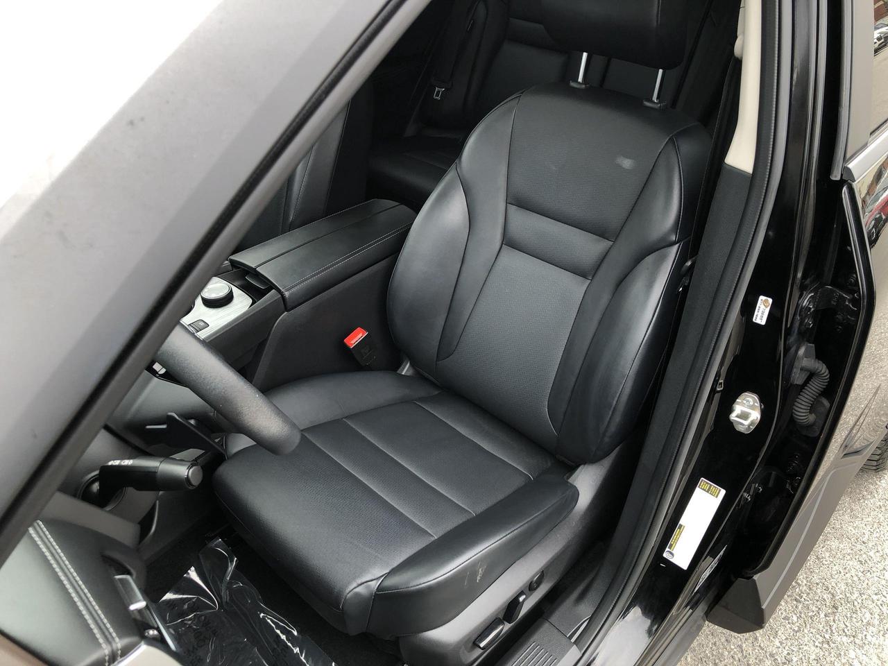 2022 Nissan Rogue SV PREMIUM PKG, PANO. ROOF, POWER GATE, LEATHERETT Photo