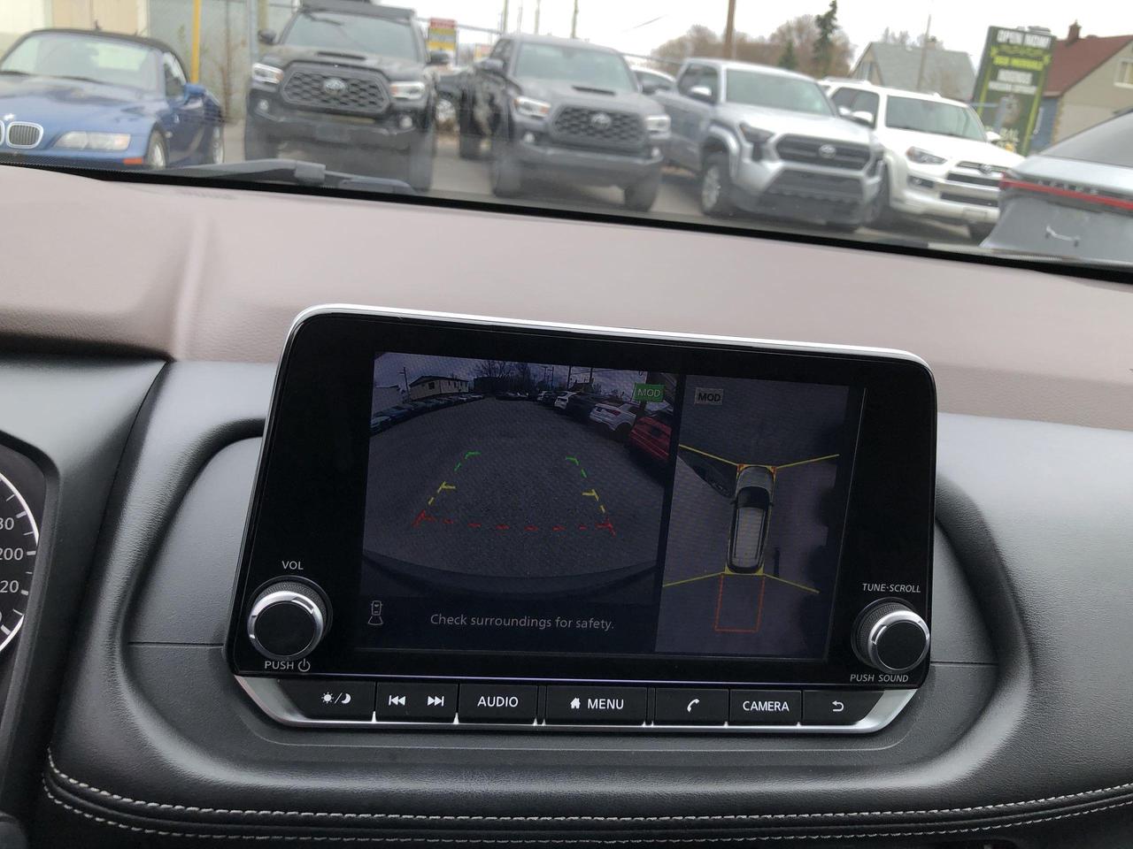 2022 Nissan Rogue SV PREMIUM PKG, PANO. ROOF, POWER GATE, LEATHERETT Photo