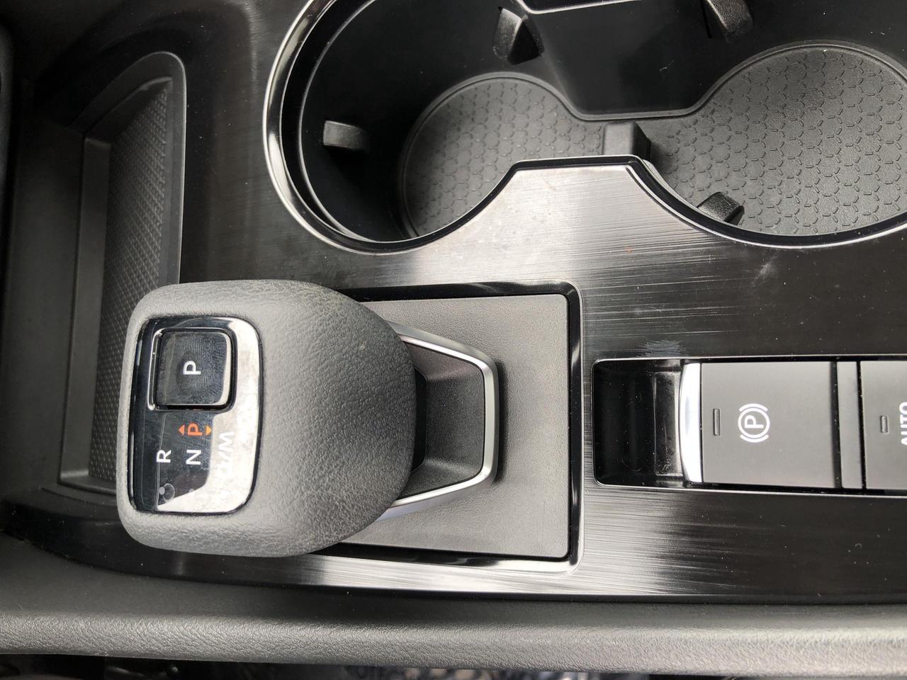 2022 Nissan Rogue SV PREMIUM PKG, PANO. ROOF, POWER GATE, LEATHERETT Photo