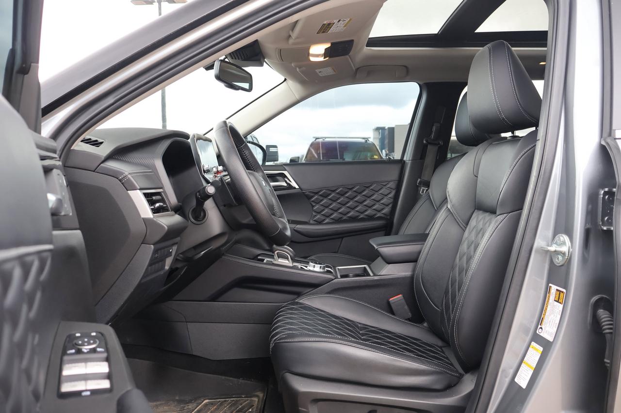 2024 Mitsubishi Outlander | | Sunroof | Photo