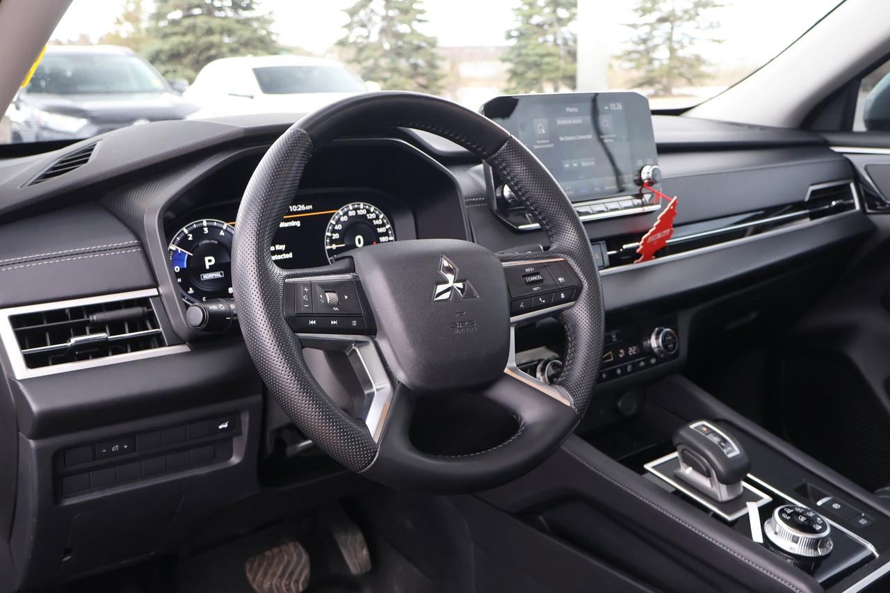 2024 Mitsubishi Outlander | | Sunroof | Photo