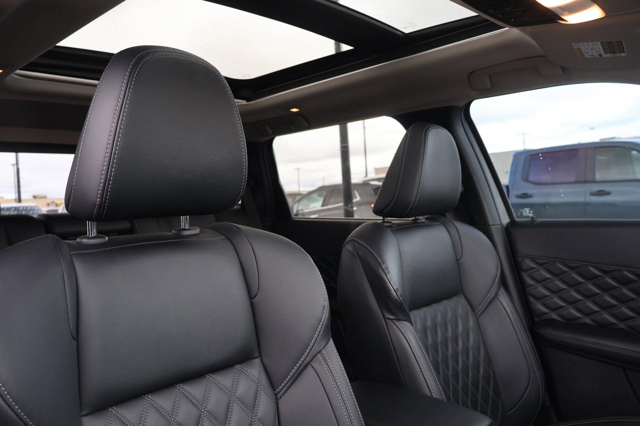 2024 Mitsubishi Outlander | | Sunroof | Photo