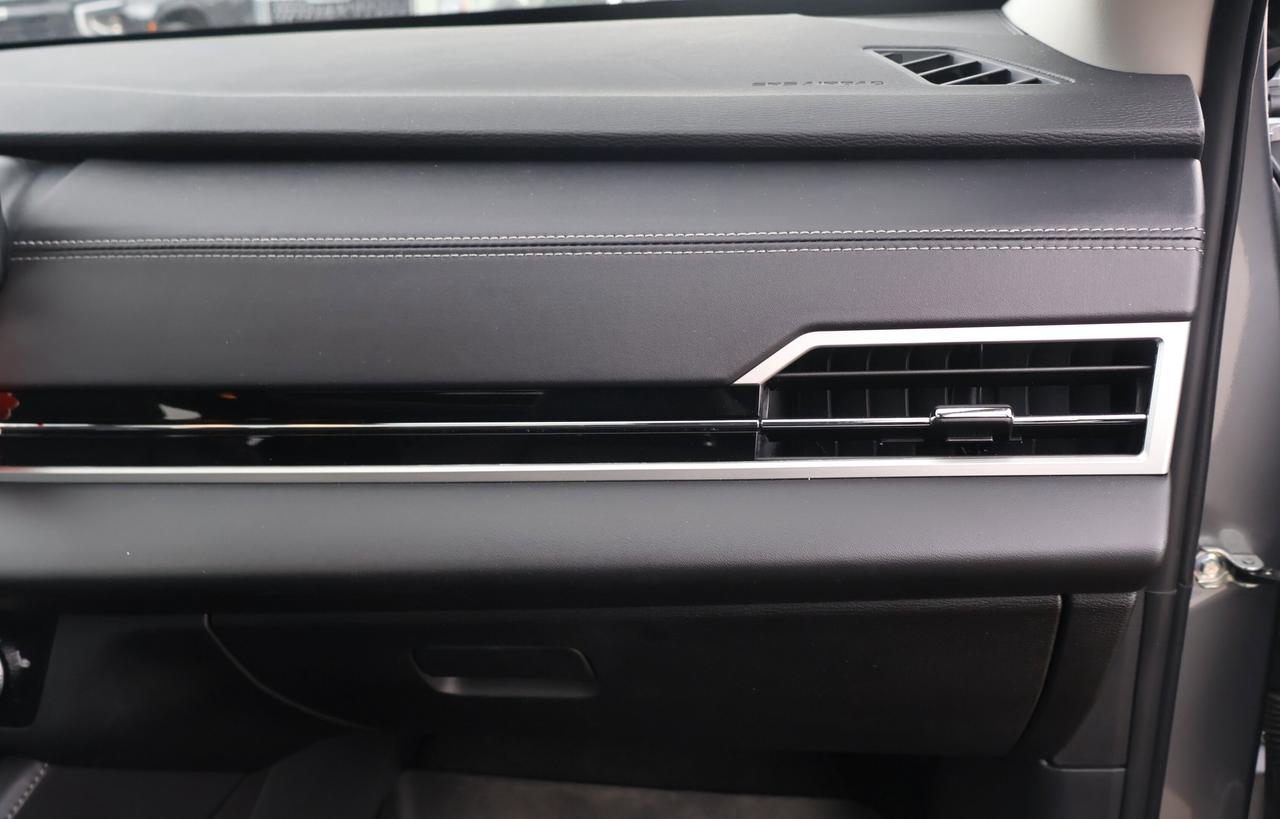 2024 Mitsubishi Outlander | | Sunroof | Photo