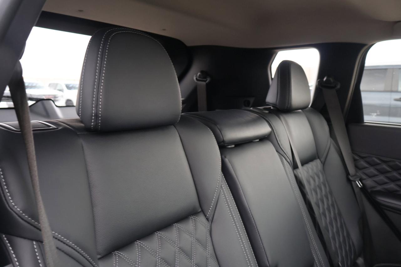 2024 Mitsubishi Outlander | | Sunroof | Photo