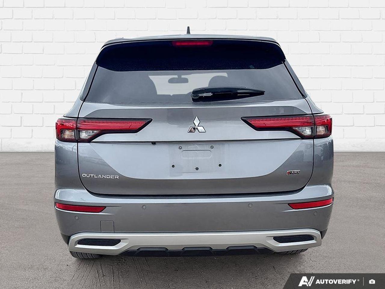 2024 Mitsubishi Outlander | | Sunroof | Photo
