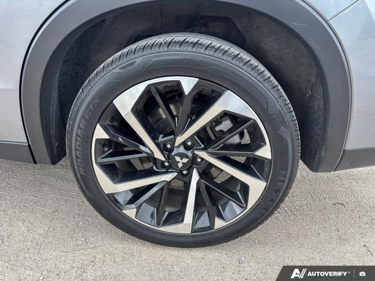 2024 Mitsubishi Outlander | | Sunroof | Photo