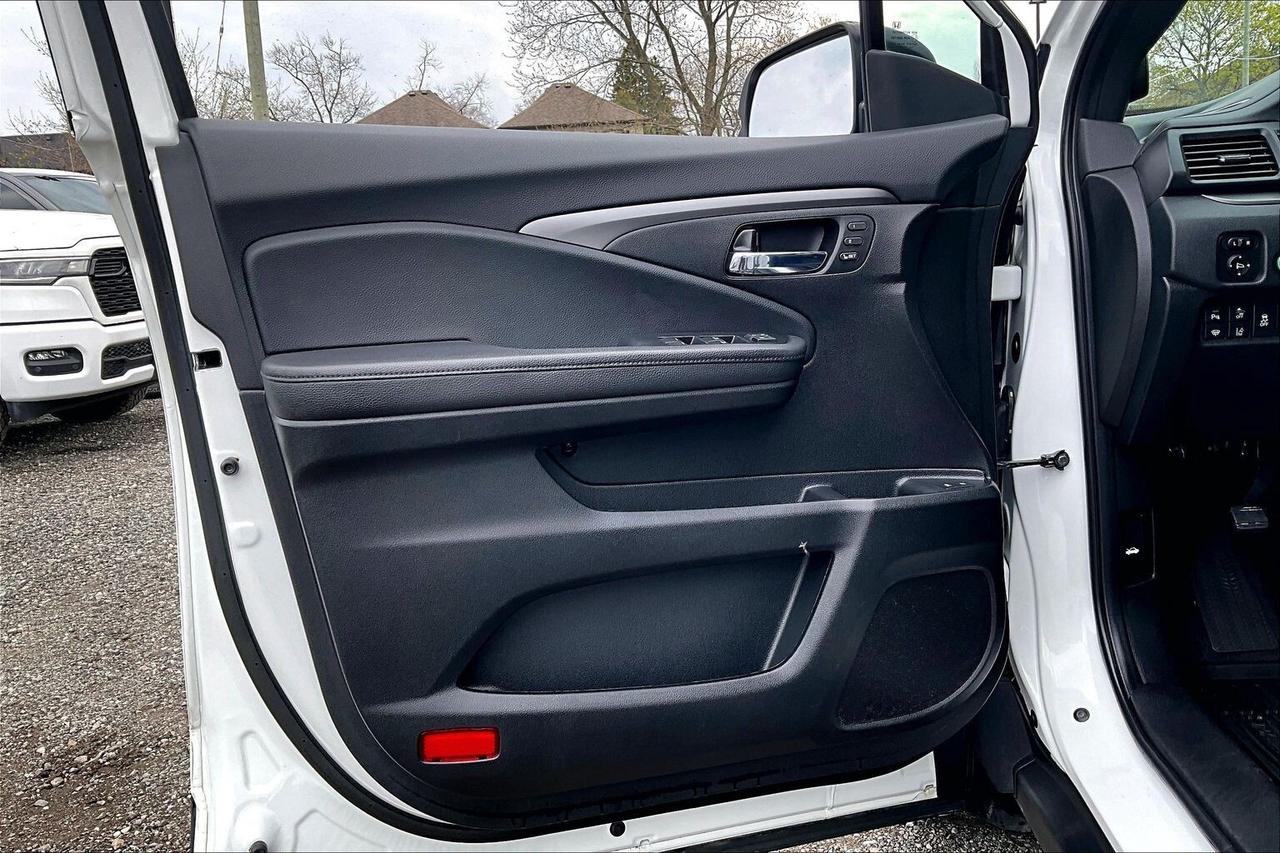 2021 Honda Passport EX-L | Heated Leather | Sunroof | SafetyTech | AWD Photo