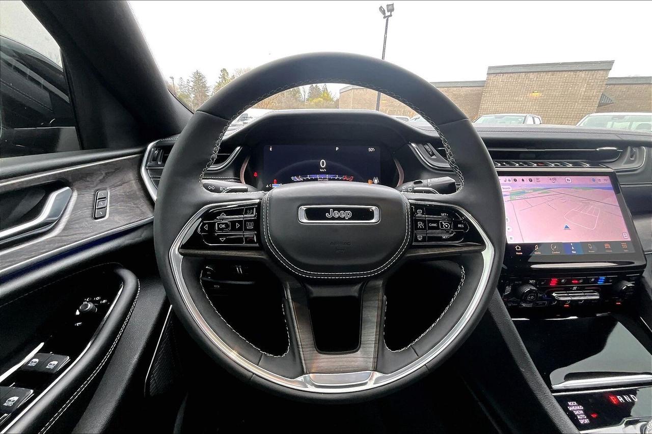 2024 Jeep Grand Cherokee L Overland HEMI V8 | 6Seat | Vented Leather Panoroof Photo