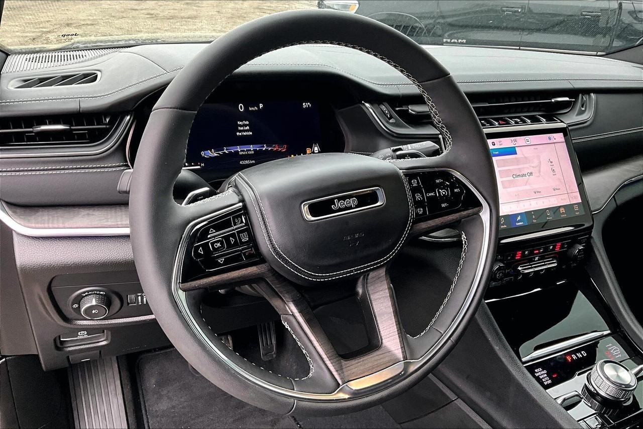 2024 Jeep Grand Cherokee L Overland HEMI V8 | 6Seat | Vented Leather Panoroof Photo