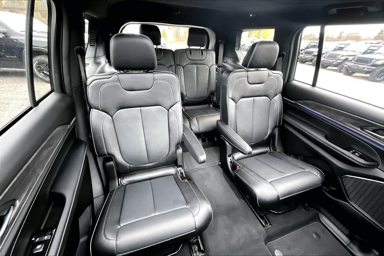 2024 Jeep Grand Cherokee L Overland HEMI V8 | 6Seat | Vented Leather Panoroof Photo