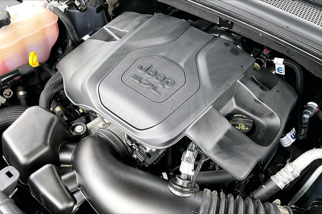 2024 Jeep Grand Cherokee L Overland HEMI V8 | 6Seat | Vented Leather Panoroof Photo