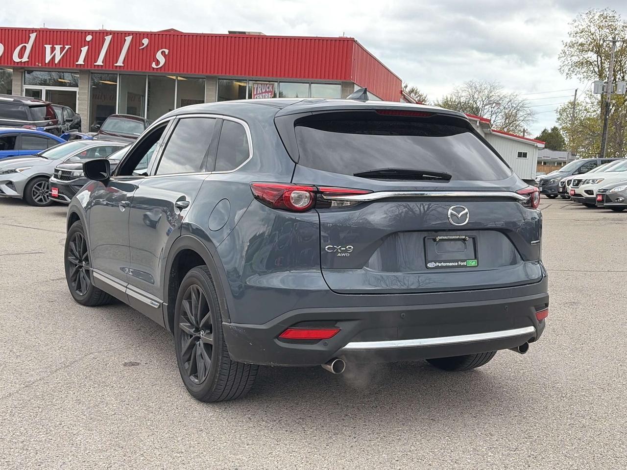 2023 Mazda CX-9 GT, SUNROOF, LEATHER, ADAPTIVE CRUISE & MUCH MORE! - Photo #4