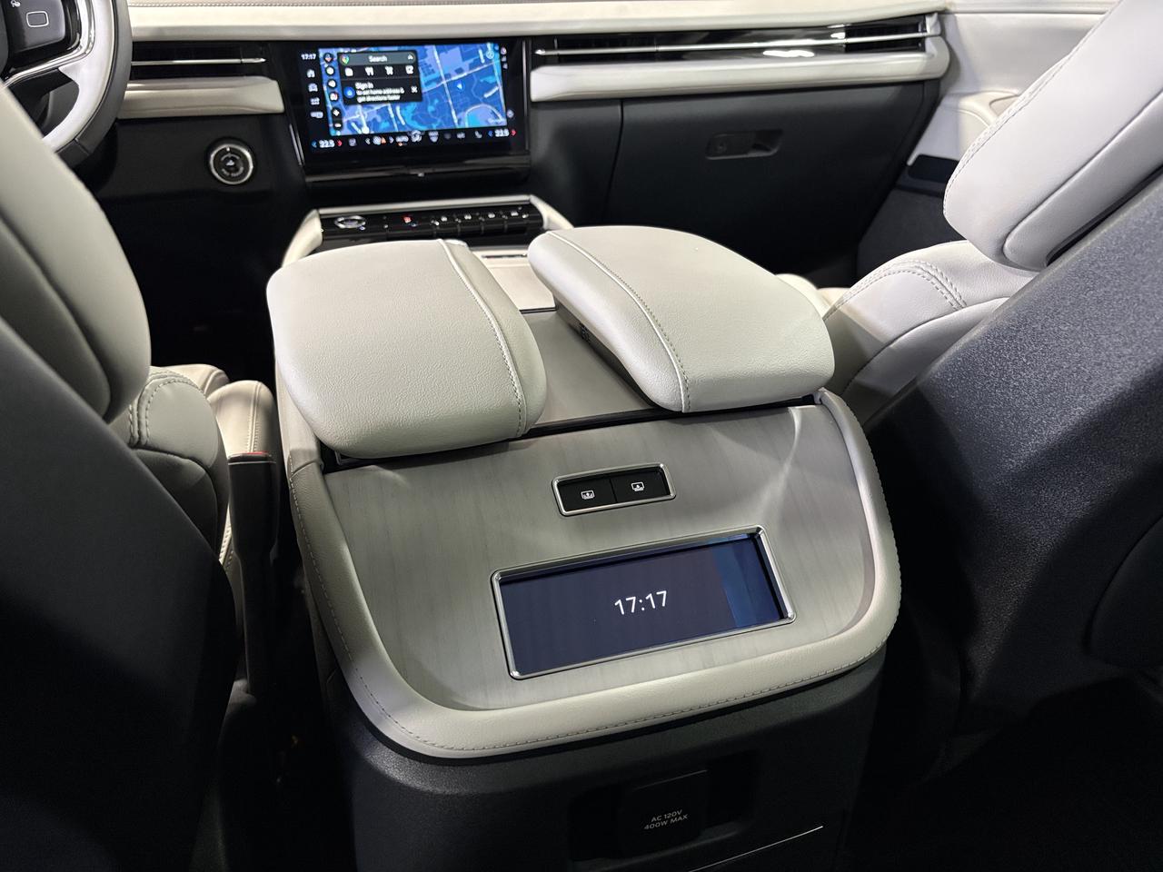 2025 Lincoln Navigator L Reserve| NO LUX TAX |4X4|LOADED|REVELULTIMASOUND Photo