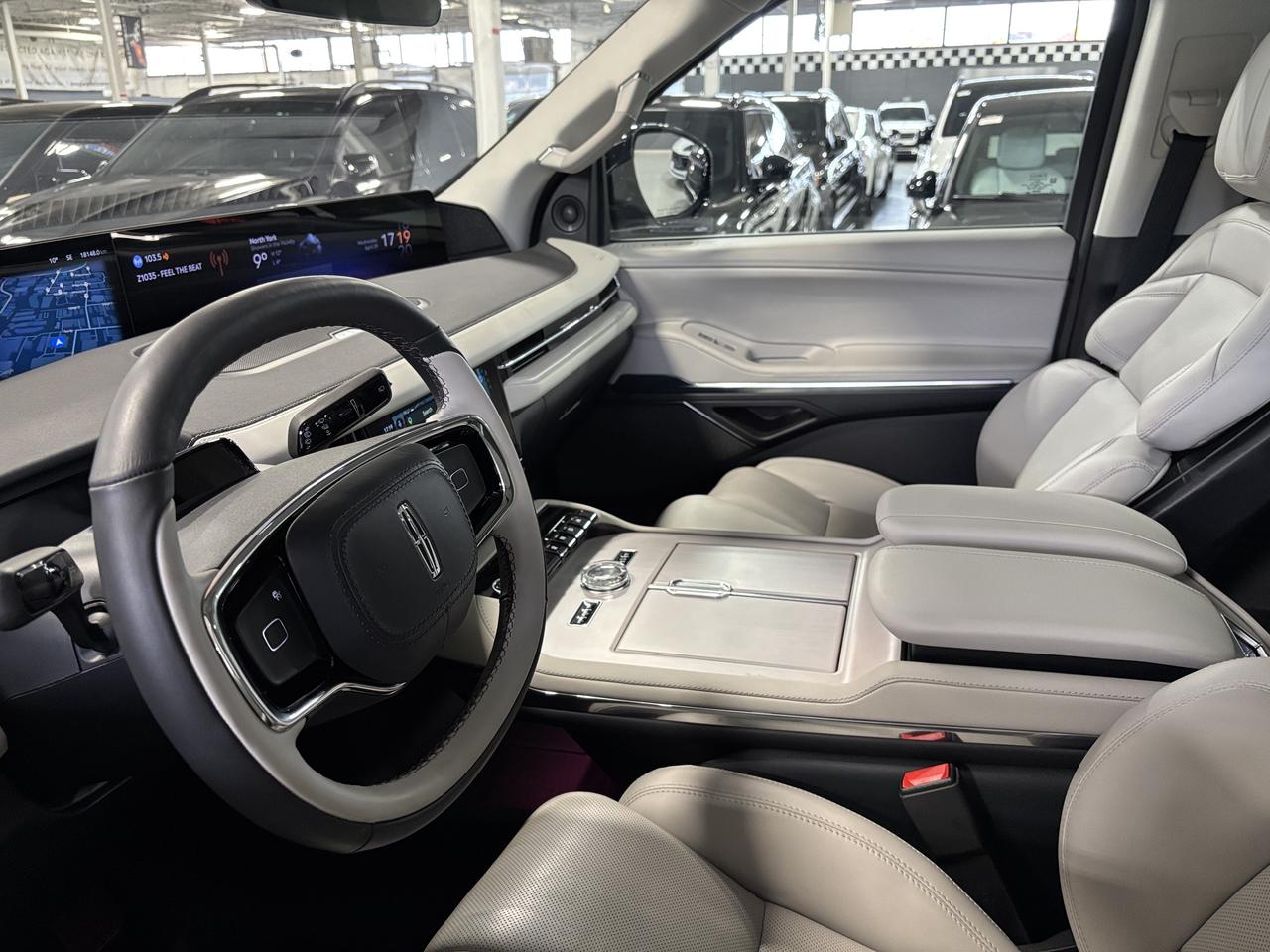 2025 Lincoln Navigator L Reserve| NO LUX TAX |4X4|LOADED|REVELULTIMASOUND Photo