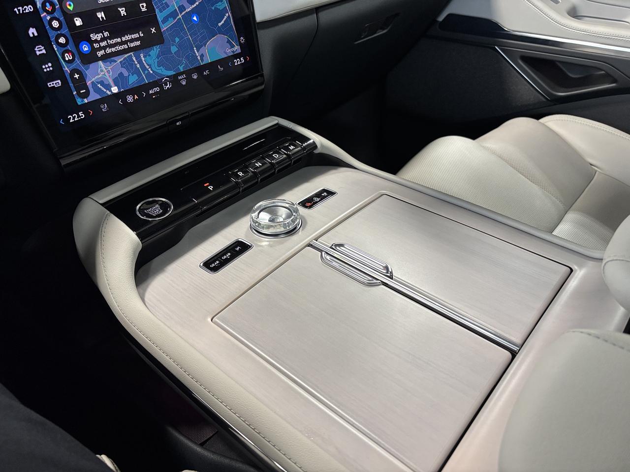2025 Lincoln Navigator L Reserve| NO LUX TAX |4X4|LOADED|REVELULTIMASOUND Photo