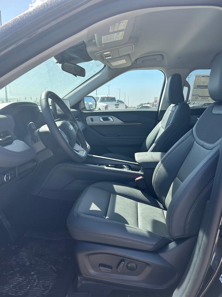 2026 Ford Explorer ACTIVE W/200A PKG 4WD 200A Photo3