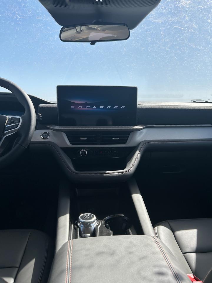 2026 Ford Explorer ACTIVE W/200A PKG 4WD 200A Photo5