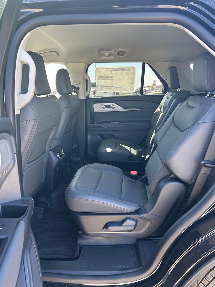 2026 Ford Explorer ACTIVE W/200A PKG 4WD 200A Photo5