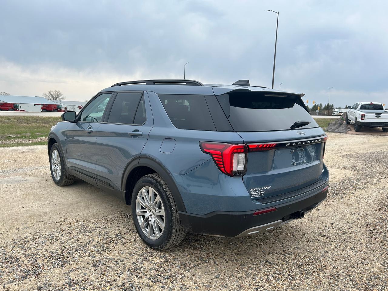 2026 Ford Explorer Active w/200A Pkg 4WD Photo5