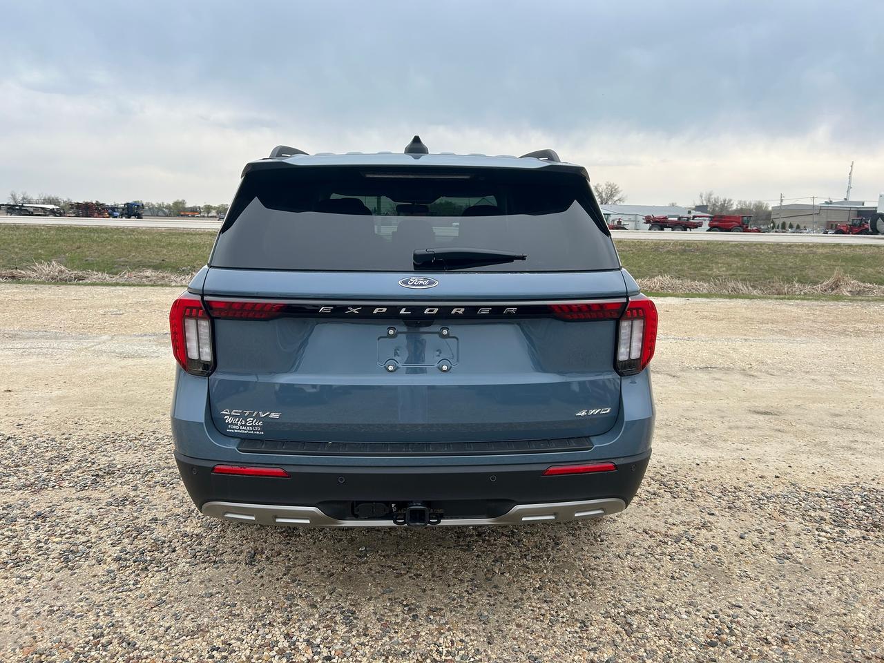 2026 Ford Explorer Active w/200A Pkg 4WD Photo2