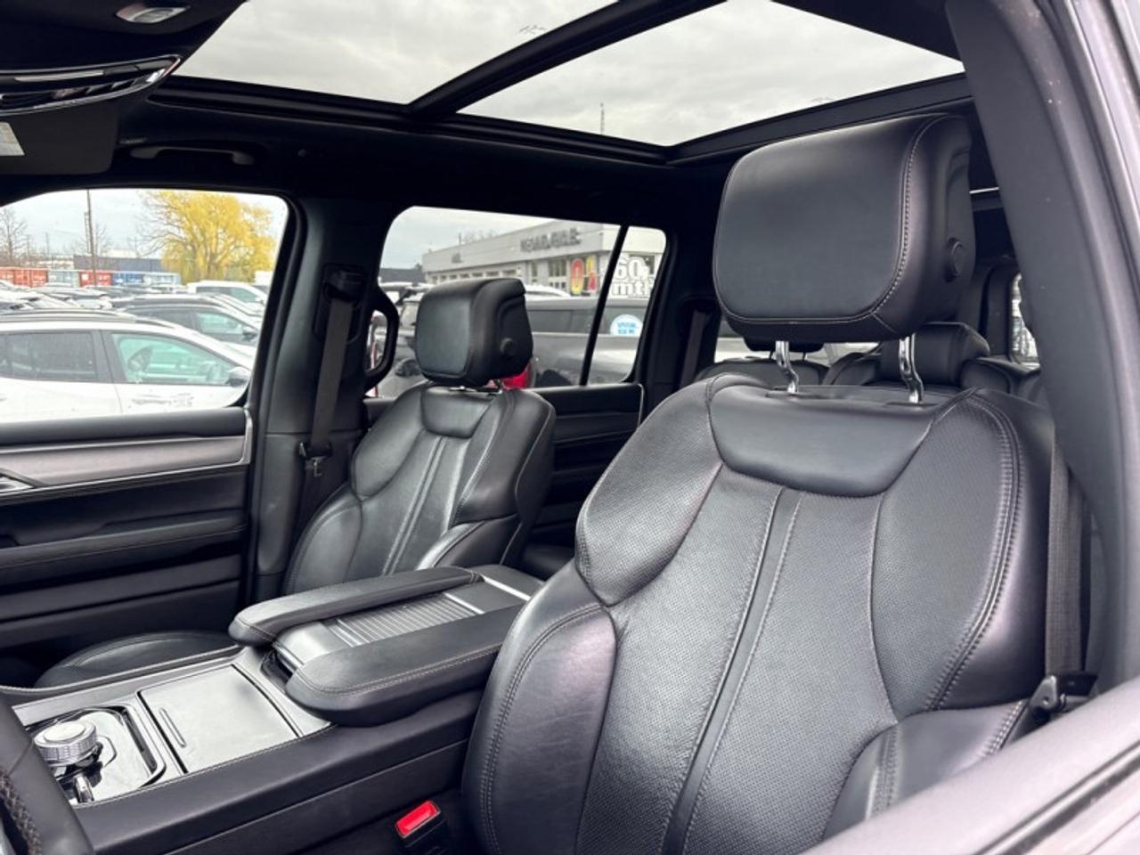 2024 Jeep Wagoneer Series II Carbide  PANO ROOF|ALPINE AUDIO Photo
