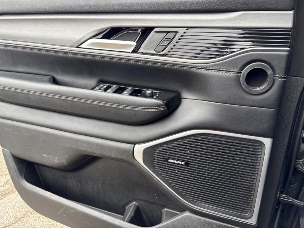 2024 Jeep Wagoneer Series II Carbide  PANO ROOF|ALPINE AUDIO Photo