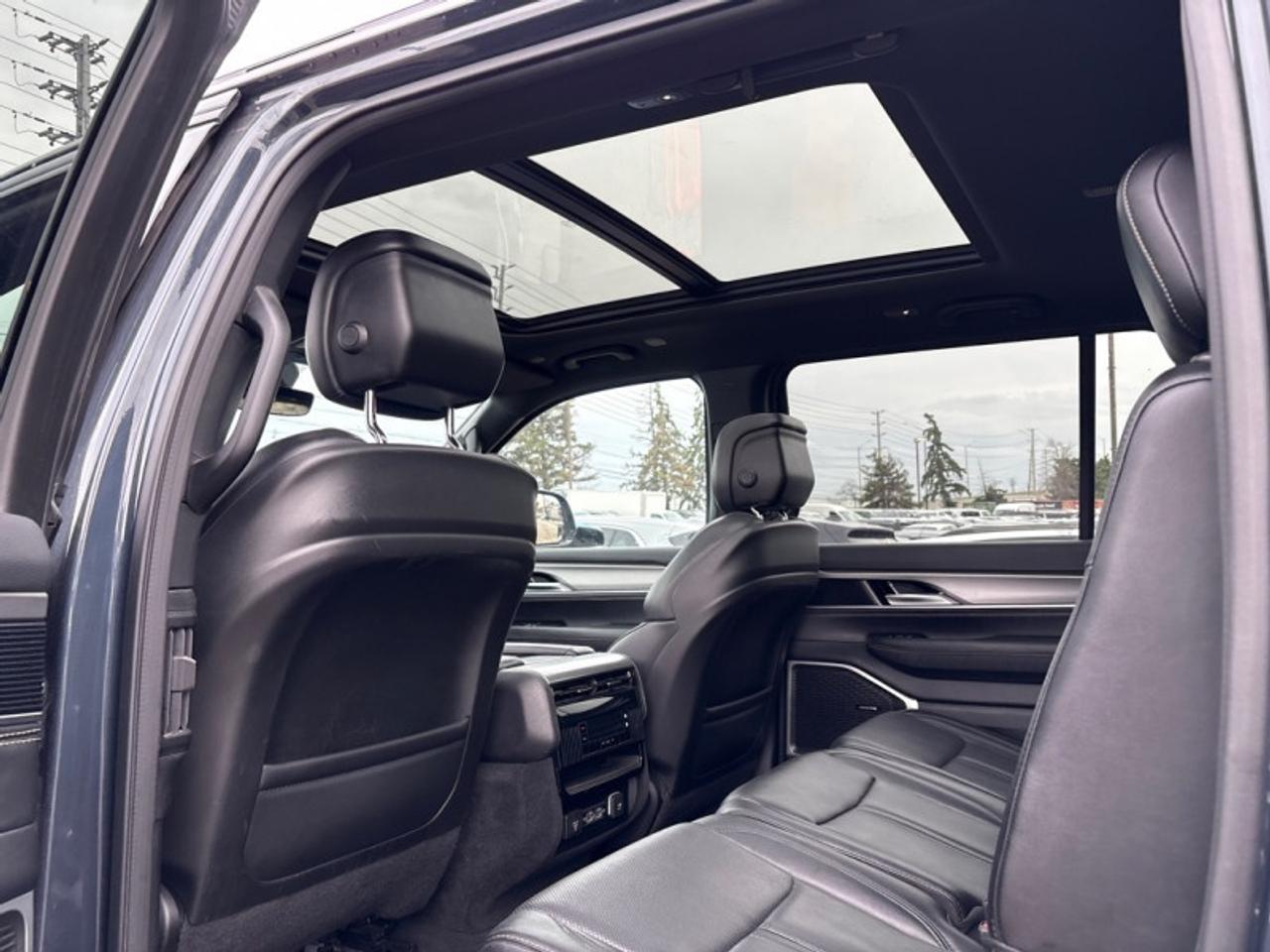 2024 Jeep Wagoneer Series II Carbide  PANO ROOF|ALPINE AUDIO Photo