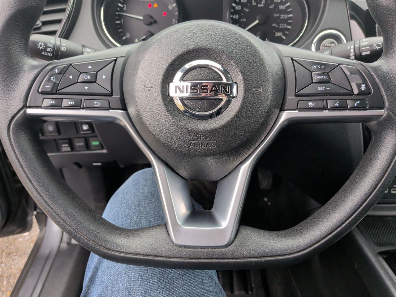 2019 Nissan Rogue SV Photo