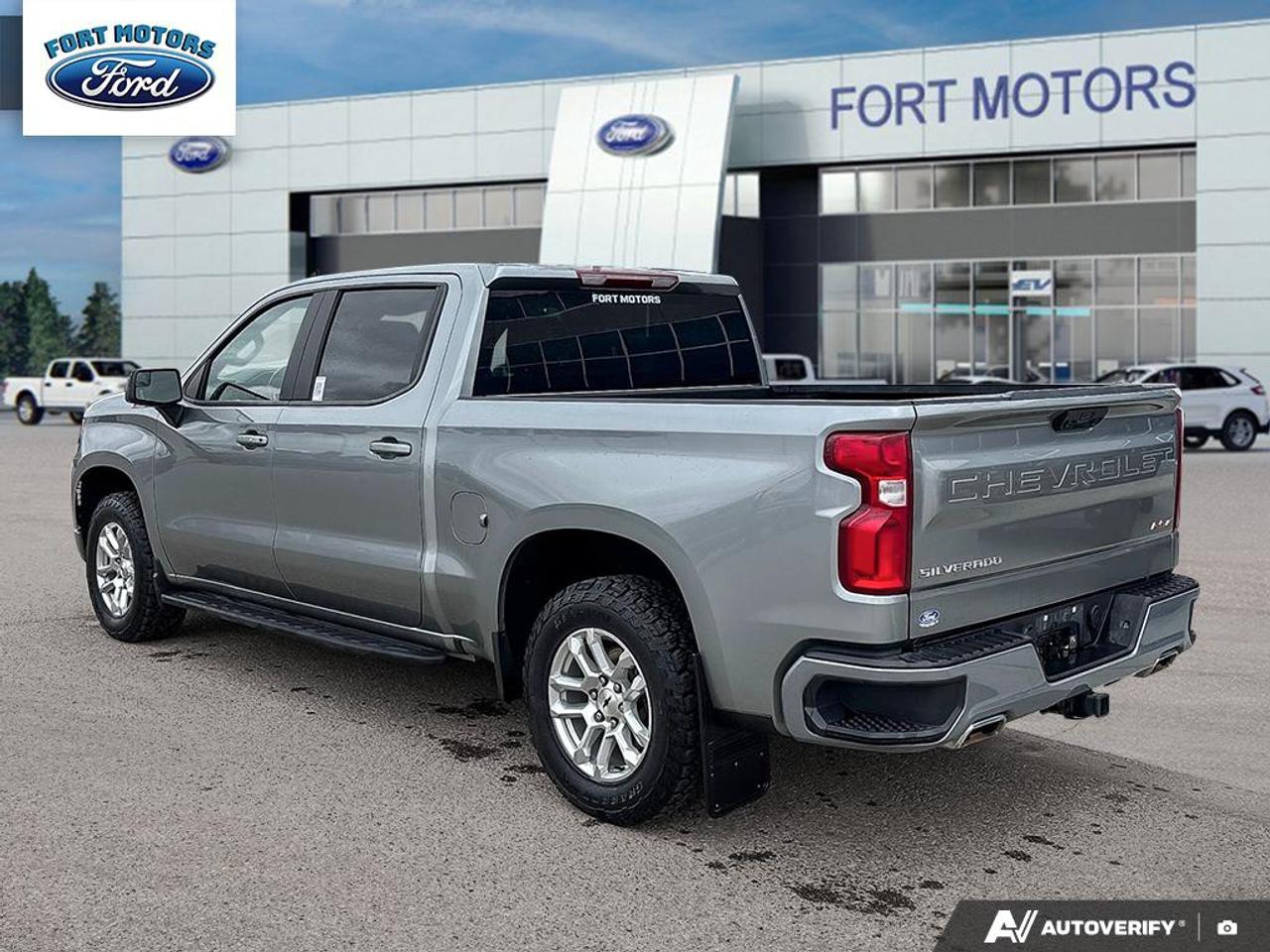 2025 Chevrolet Silverado 1500 RST Photo4