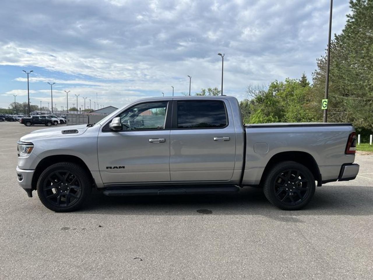 2022 RAM 1500 Sport Crew Cab 5'7 Box 4X4 | No Accidents | Heated Steering Wheel Photo