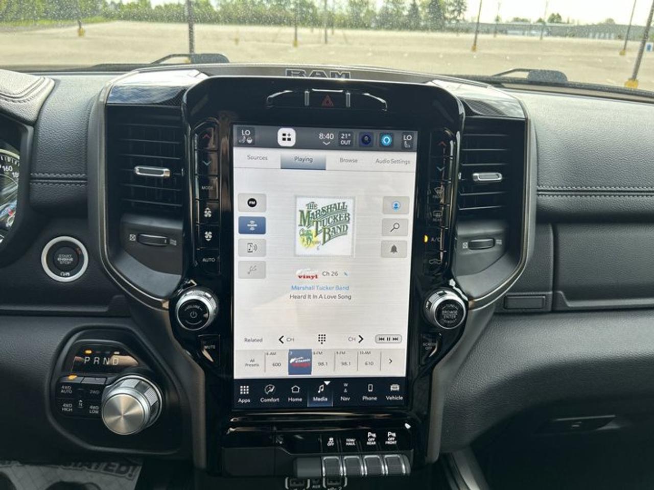 2022 RAM 1500 Sport Crew Cab 5'7 Box 4X4 | No Accidents | Heated Steering Wheel Photo