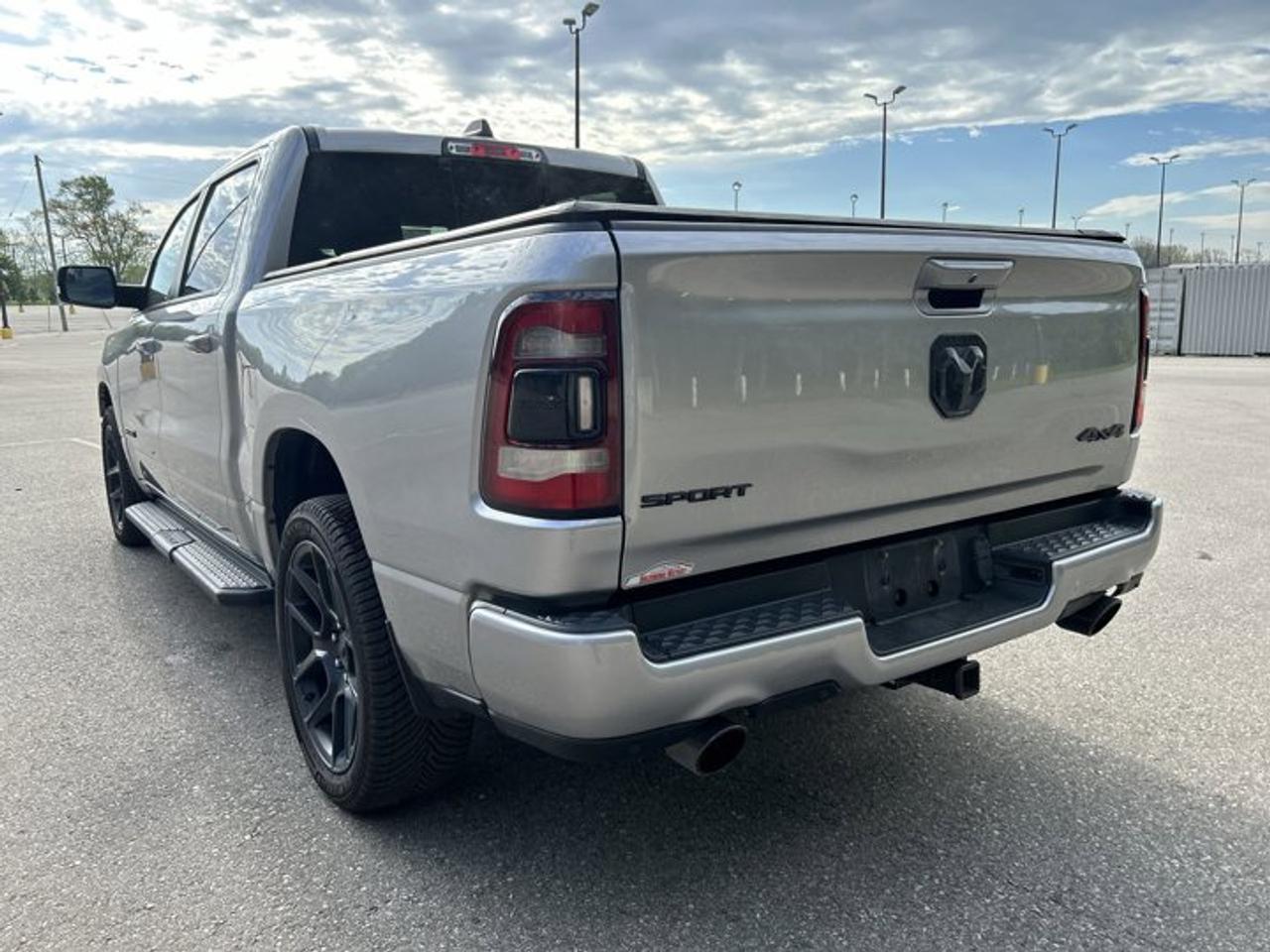 2022 RAM 1500 Sport Crew Cab 5'7 Box 4X4 | No Accidents | Heated Steering Wheel Photo