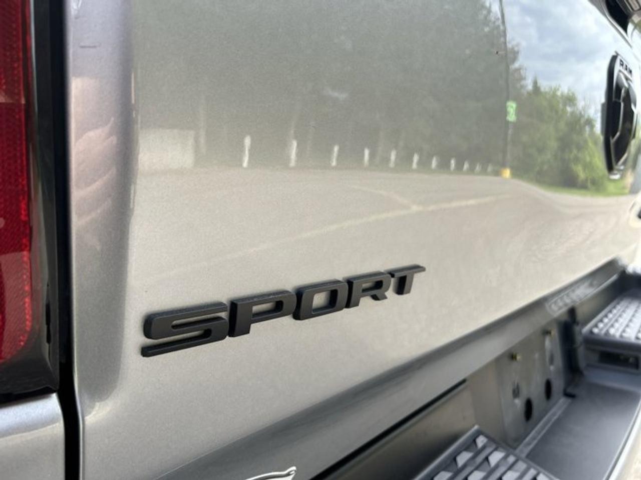 2022 RAM 1500 Sport Crew Cab 5'7 Box 4X4 | No Accidents | Heated Steering Wheel Photo