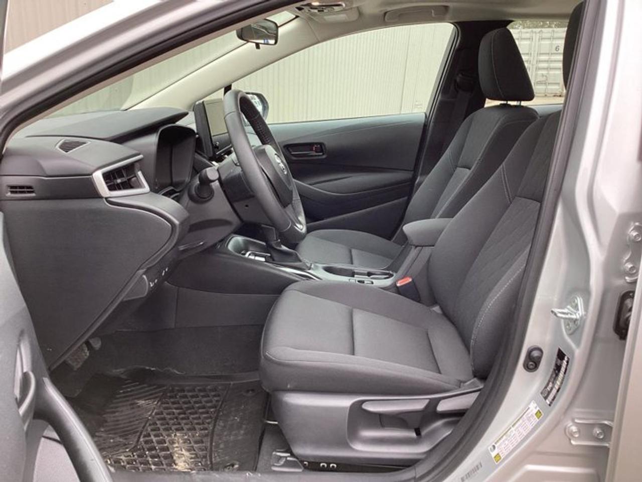 2025 Toyota Corolla LE | No Accidents | Sunroof | Heated Steering Wheel Photo