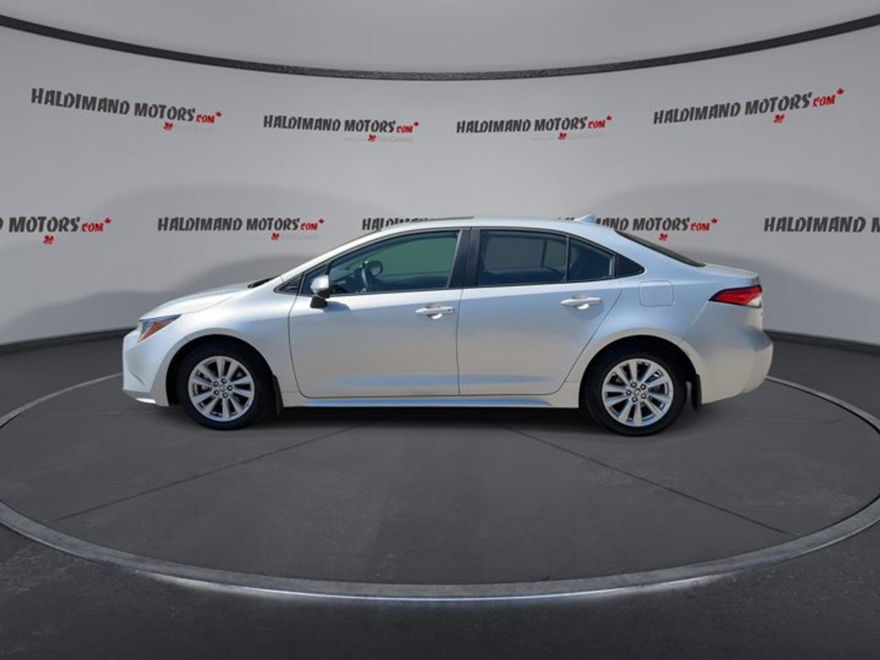 2025 Toyota Corolla LE | No Accidents | Sunroof | Heated Steering Wheel Photo