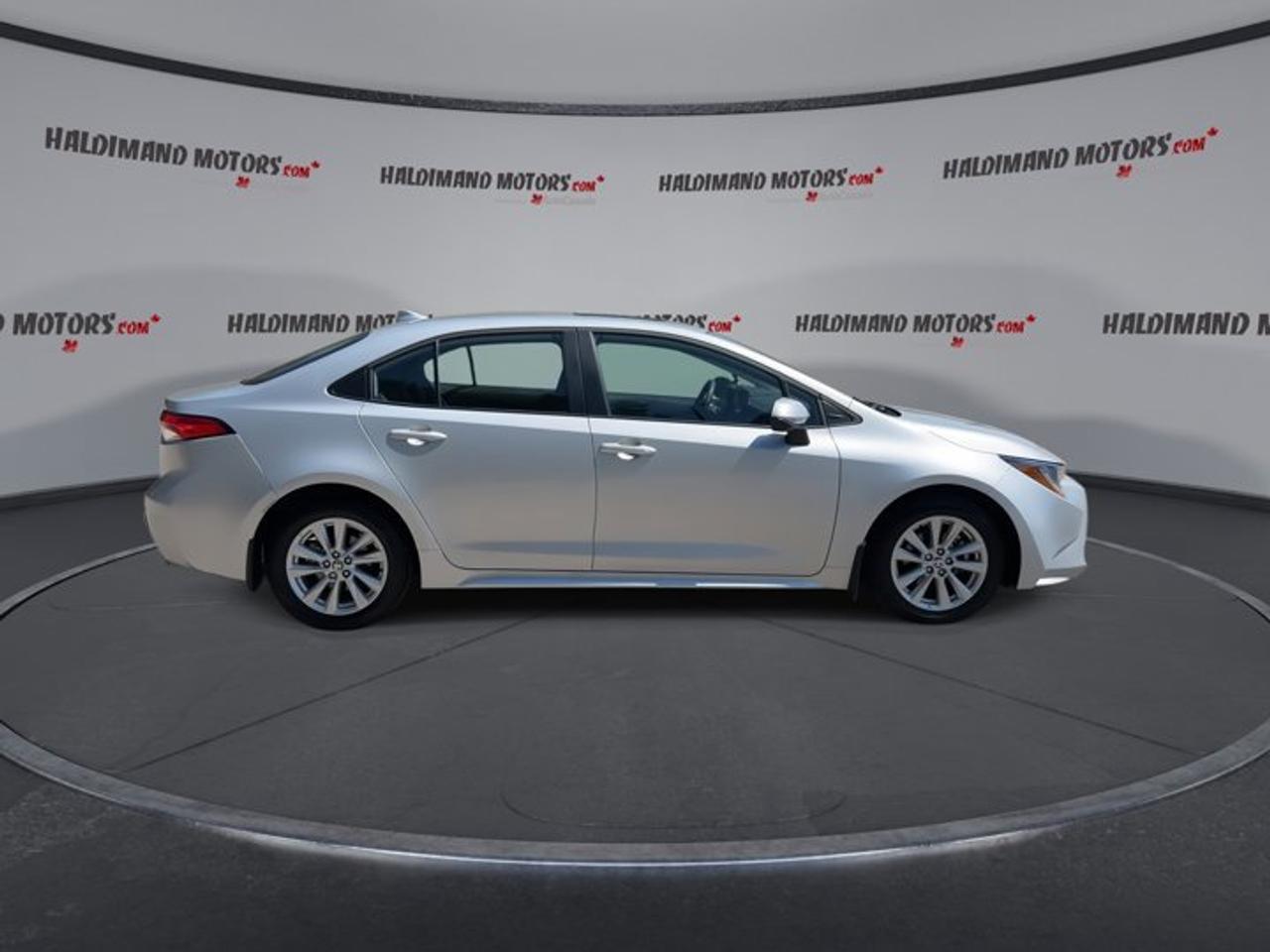 2025 Toyota Corolla LE | No Accidents | Sunroof | Heated Steering Wheel Photo