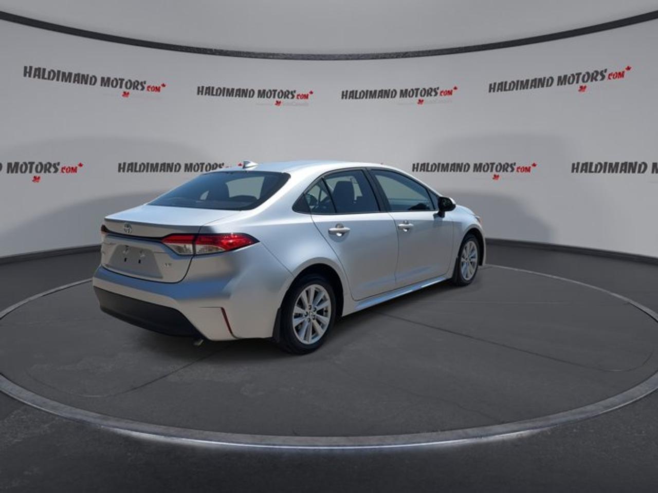 2025 Toyota Corolla LE | No Accidents | Sunroof | Heated Steering Wheel Photo