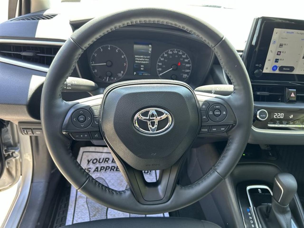 2025 Toyota Corolla LE | No Accidents | Sunroof | Heated Steering Wheel Photo