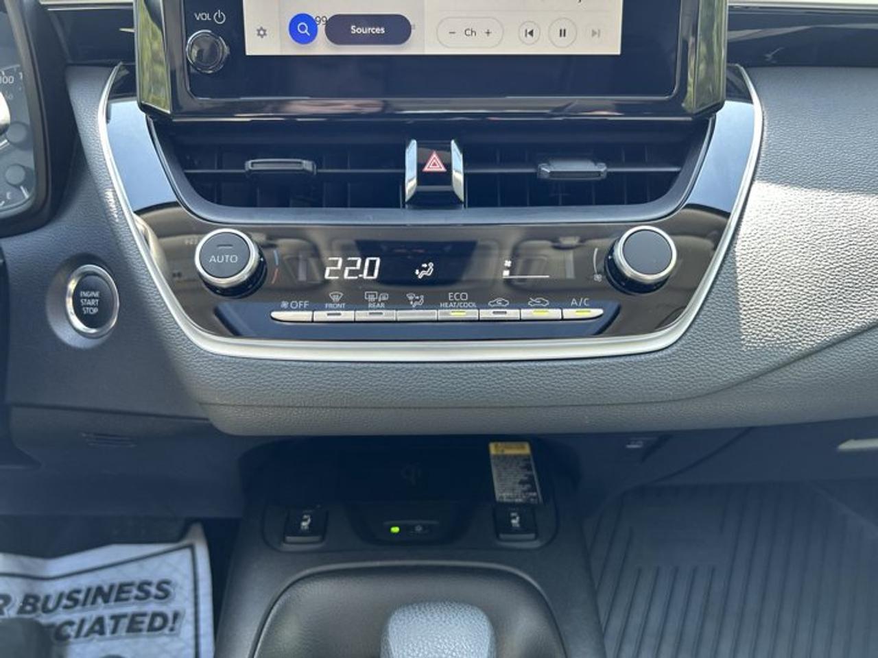 2025 Toyota Corolla LE | No Accidents | Sunroof | Heated Steering Wheel Photo