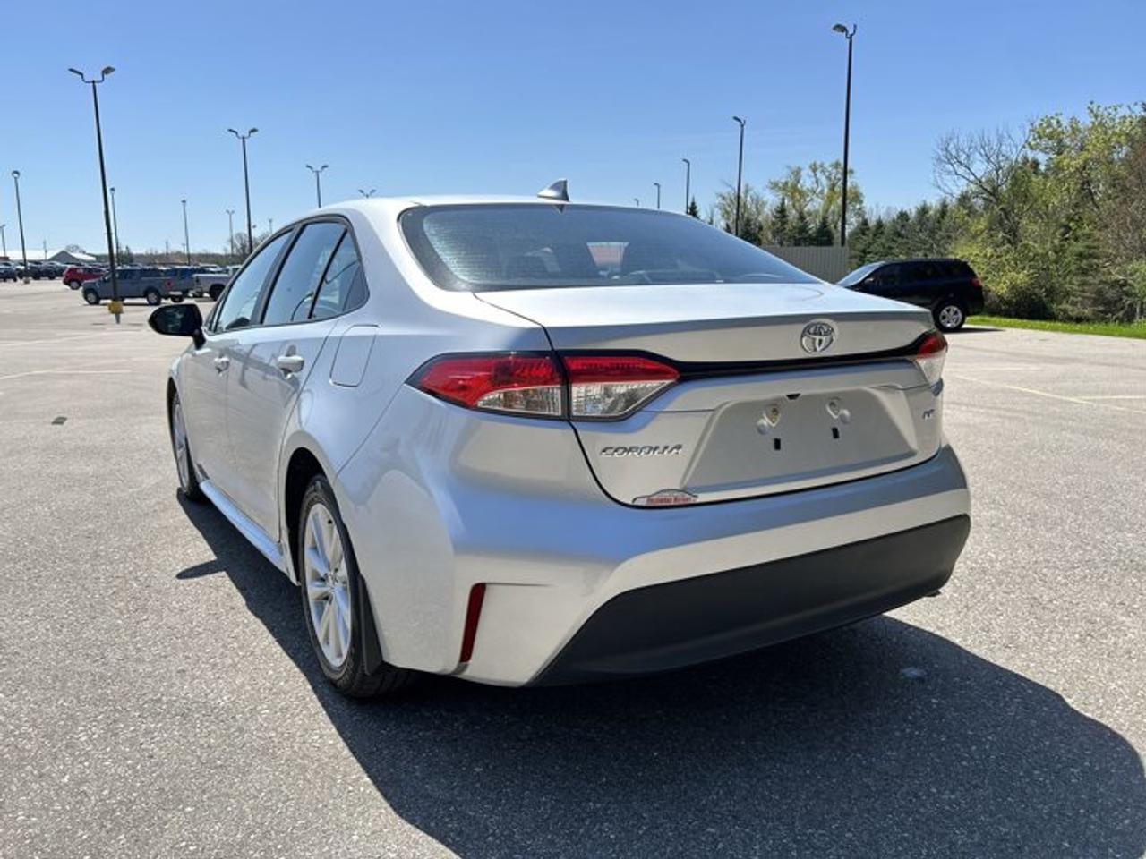 2025 Toyota Corolla LE | No Accidents | Sunroof | Heated Steering Wheel Photo