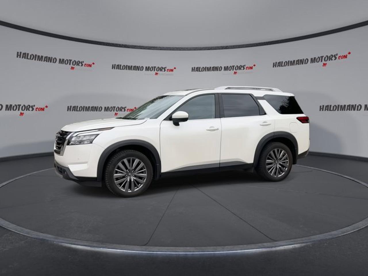 2024 Nissan Pathfinder SL 4WD | Leather Seats | 360 Camera | Heated Steering Wheel Photo