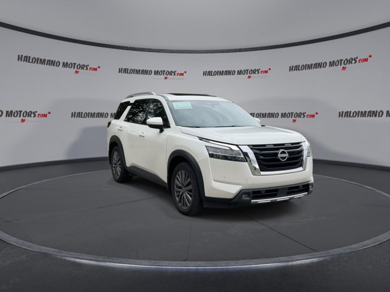 2024 Nissan Pathfinder SL 4WD | Leather Seats | 360 Camera | Heated Steering Wheel Photo